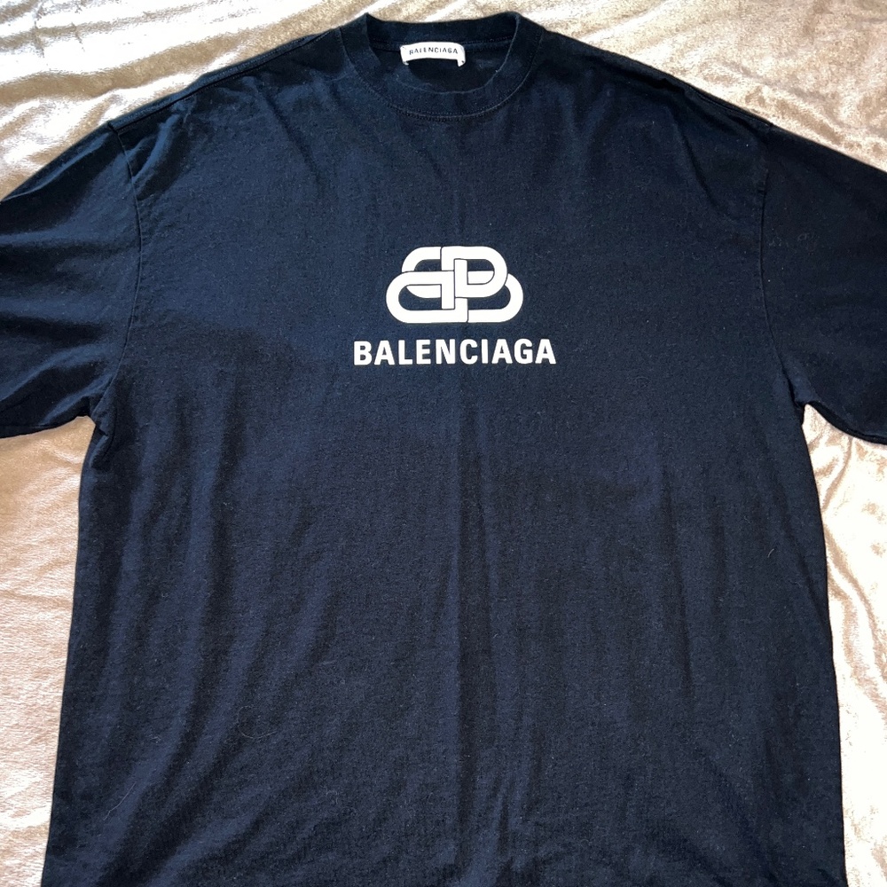 Balenciaga t-shirt black (authentic)